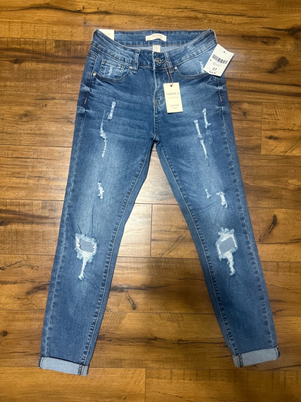 NWT Forever 21 Classic Denim Distressed Skinny Jeans